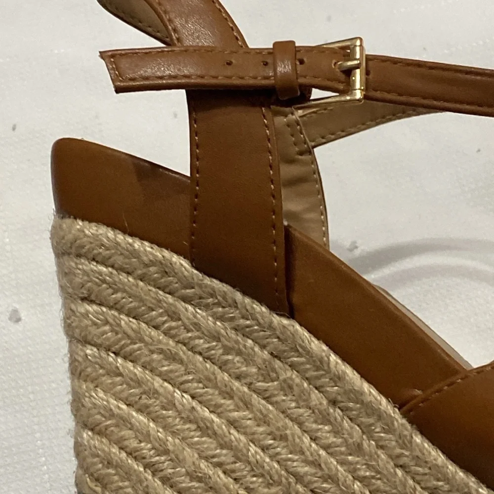 AEROSOLES Brown Leather Like Sandals with Ankle‎ Strap size 7.5 WEDGE ESPADRILLE